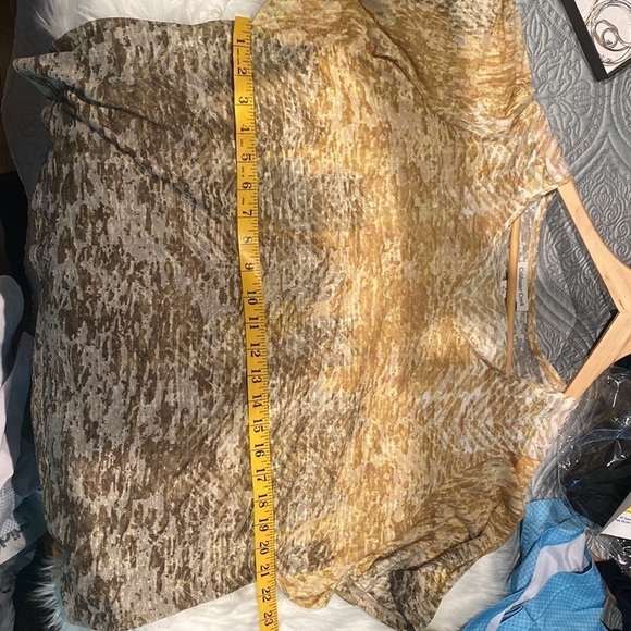 Coldwater creek size medium 10–12 Vneck short flutter sleeve top - Picture 5 of 5